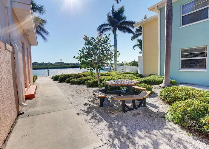 Holiday home Barefoot A202